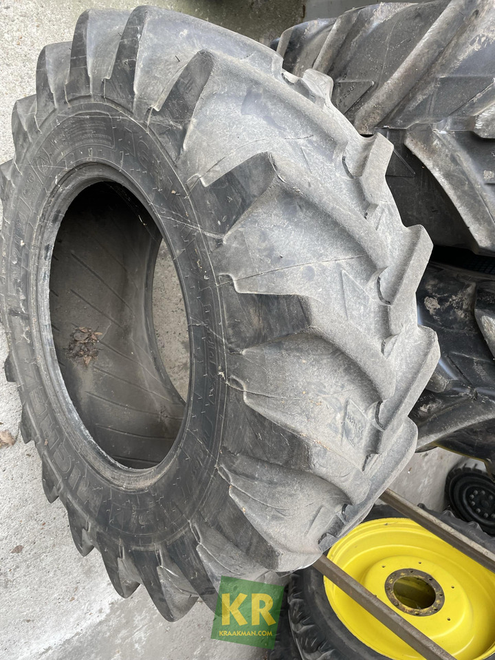 Michelin Agribib 14.9R24 126A8 band - Ban untuk Peralatan pertanian: gambar 2 Michelin Agribib 14.9R24 126A8 band - Ban untuk Peralatan pertanian: gambar 2