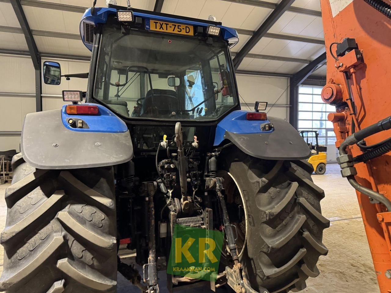 Traktor New Holland TM190: gambar 7 Traktor New Holland TM190: gambar 7