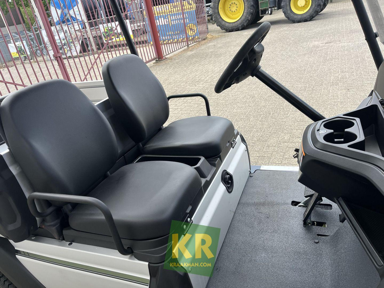 Yamaha UMX 2AC - Kereta golf: gambar 1 Yamaha UMX 2AC - Kereta golf: gambar 1