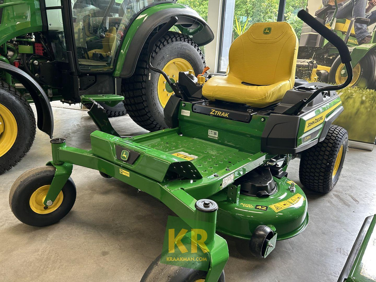 Z315E Zeroturn maaier John Deere - Mesin pemotong rumput: gambar 2 Z315E Zeroturn maaier John Deere - Mesin pemotong rumput: gambar 2