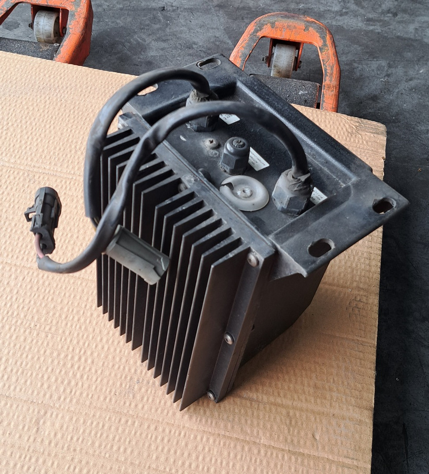 BATTERY CHARGER 12V – VECTOR - Baterai: gambar 5 BATTERY CHARGER 12V – VECTOR - Baterai: gambar 5