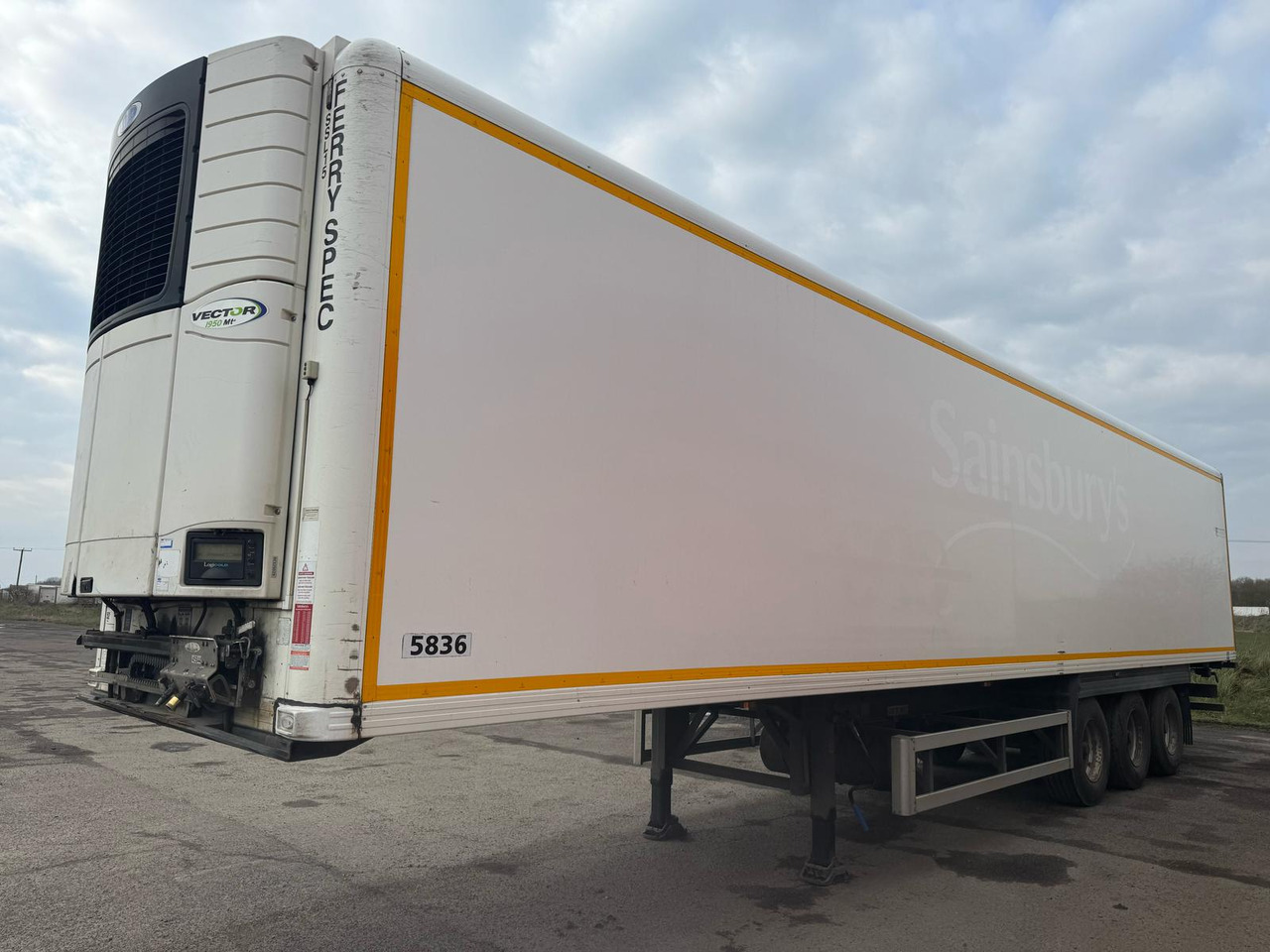 Gray and Adams 2015 Vector 1950 MT - Semi-trailer berpendingin: gambar 1 Gray and Adams 2015 Vector 1950 MT - Semi-trailer berpendingin: gambar 1