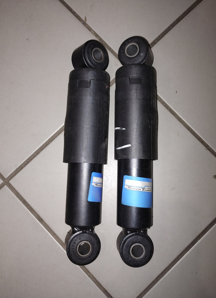 AMORTYZATOR KABINY 106323 SACHS 6733170203 6733170303 MERCEDES 814 817 1114 1117 1314 LK/LN2 - Suspensi kabin: gambar 1 AMORTYZATOR KABINY 106323 SACHS 6733170203 6733170303 MERCEDES 814 817 1114 1117 1314 LK/LN2 - Suspensi kabin: gambar 1