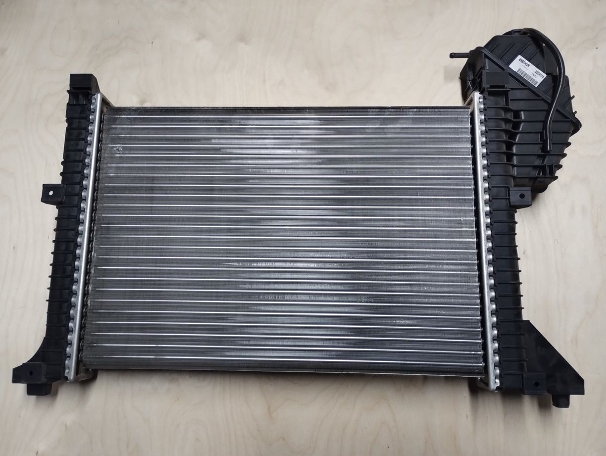 CHŁODNICA WODY MERCEDES SPRINTER 902 903 904 2204018 9015001800 62687 - Radiator untuk Van pengiriman: gambar 1 CHŁODNICA WODY MERCEDES SPRINTER 902 903 904 2204018 9015001800 62687 - Radiator untuk Van pengiriman: gambar 1