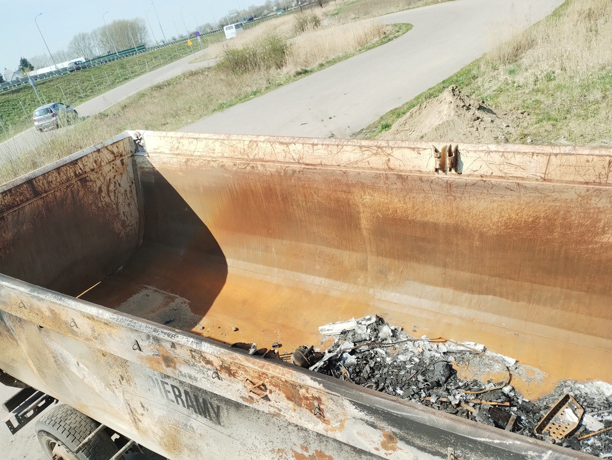 SCHMITZ CARGOBULL GOTHA 26 m3 SGF S3 2015 - Semi-trailer jungkit: gambar 3 SCHMITZ CARGOBULL GOTHA 26 m3 SGF S3 2015 - Semi-trailer jungkit: gambar 3