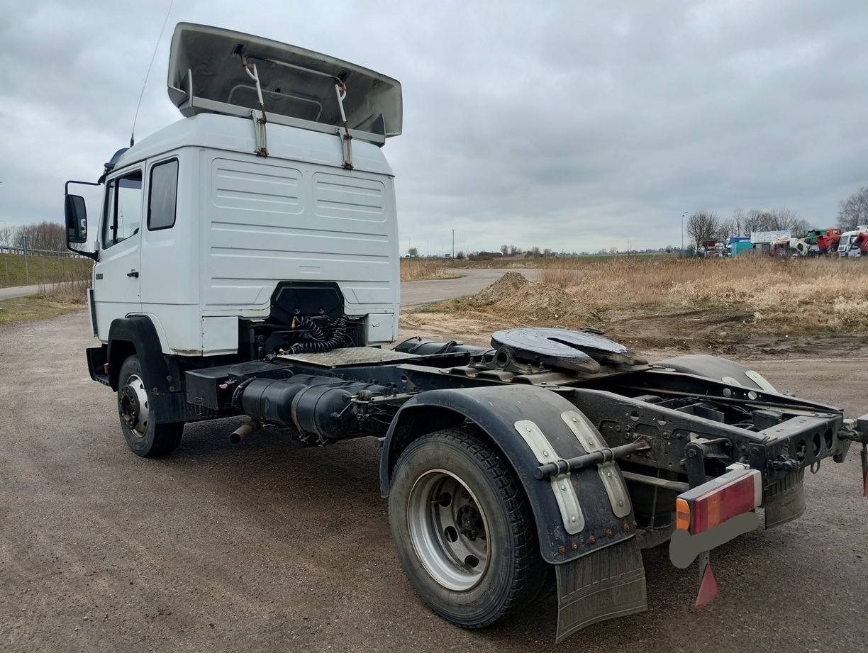 Mercedes Benz 1120 S - Tractor head: gambar 5 Mercedes Benz 1120 S - Tractor head: gambar 5
