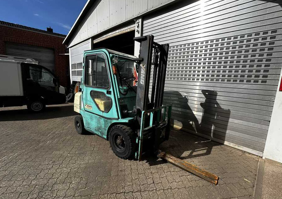 Yang FD25.33 - Forklift diesel: gambar 5 Yang FD25.33 - Forklift diesel: gambar 5