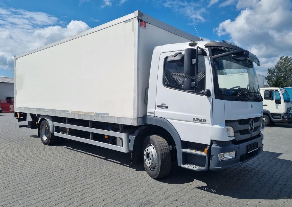 Mercedes-Benz Atego 1224 - Truk berpendingin: gambar 2 Mercedes-Benz Atego 1224 - Truk berpendingin: gambar 2