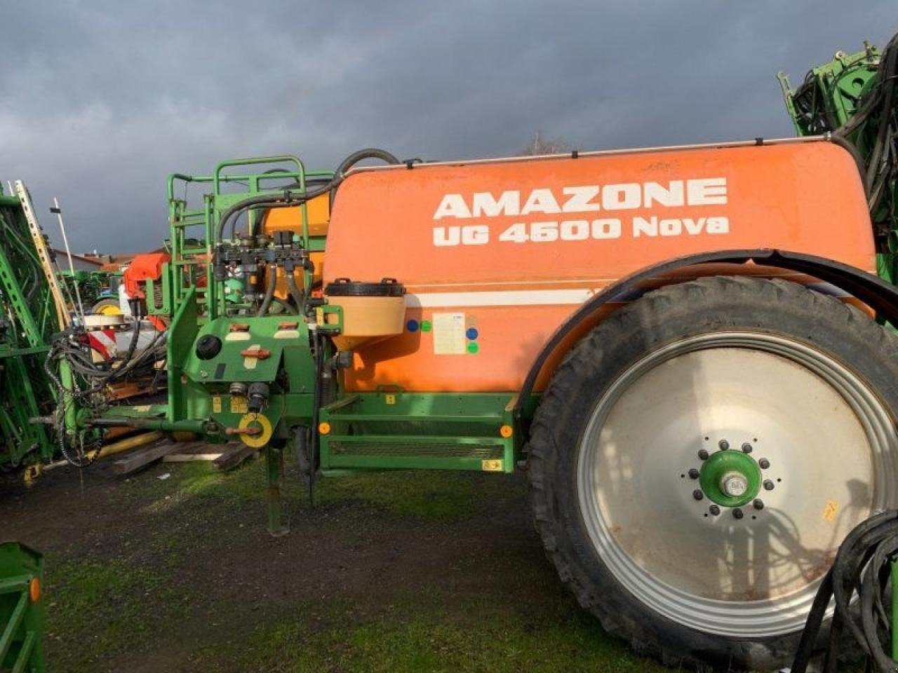 Amazone ug 4500 nova - Penyemprot tertinggal: gambar 2 Amazone ug 4500 nova - Penyemprot tertinggal: gambar 2