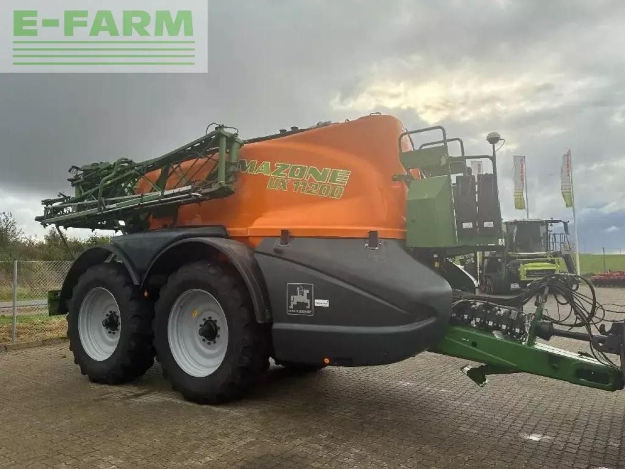 Amazone ux 11200 - Penyemprot tertinggal: gambar 1 Amazone ux 11200 - Penyemprot tertinggal: gambar 1