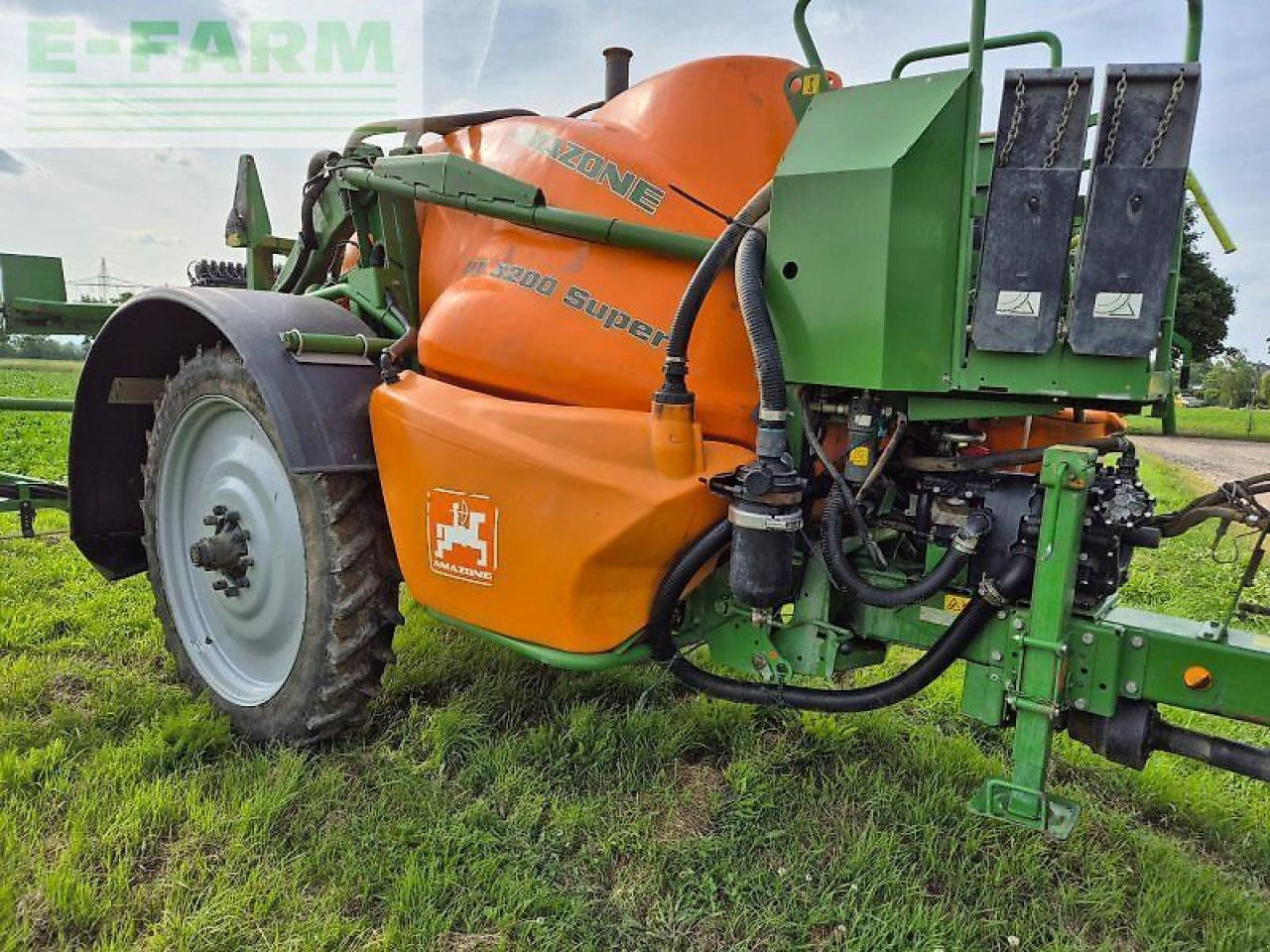 Amazone ux 3200 super - Penyemprot tertinggal: gambar 1 Amazone ux 3200 super - Penyemprot tertinggal: gambar 1