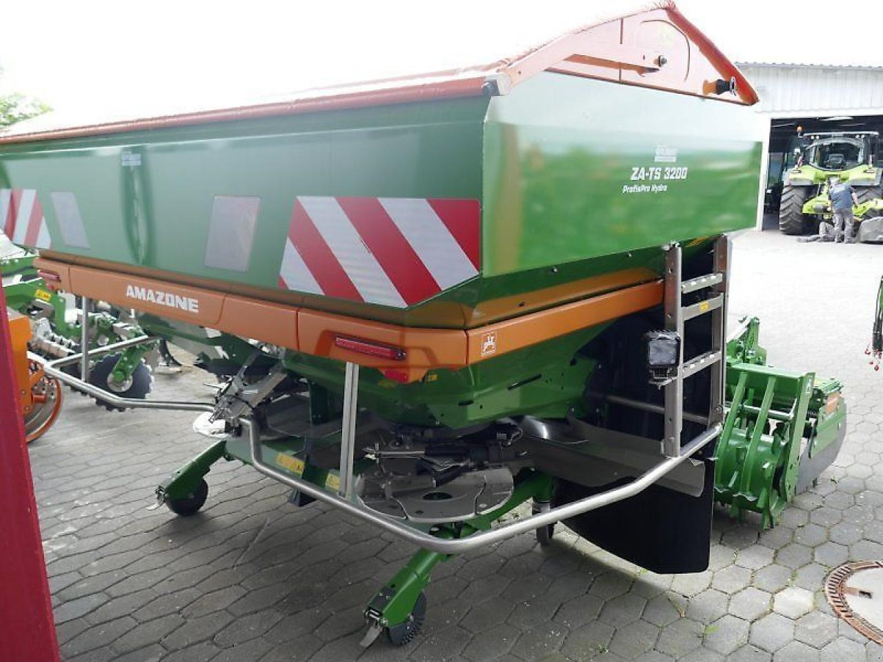 Amazone za-ts profis hydro 3200 - abgelagert top ausstattung! - Penyebar pupuk: gambar 3 Amazone za-ts profis hydro 3200 - abgelagert top ausstattung! - Penyebar pupuk: gambar 3