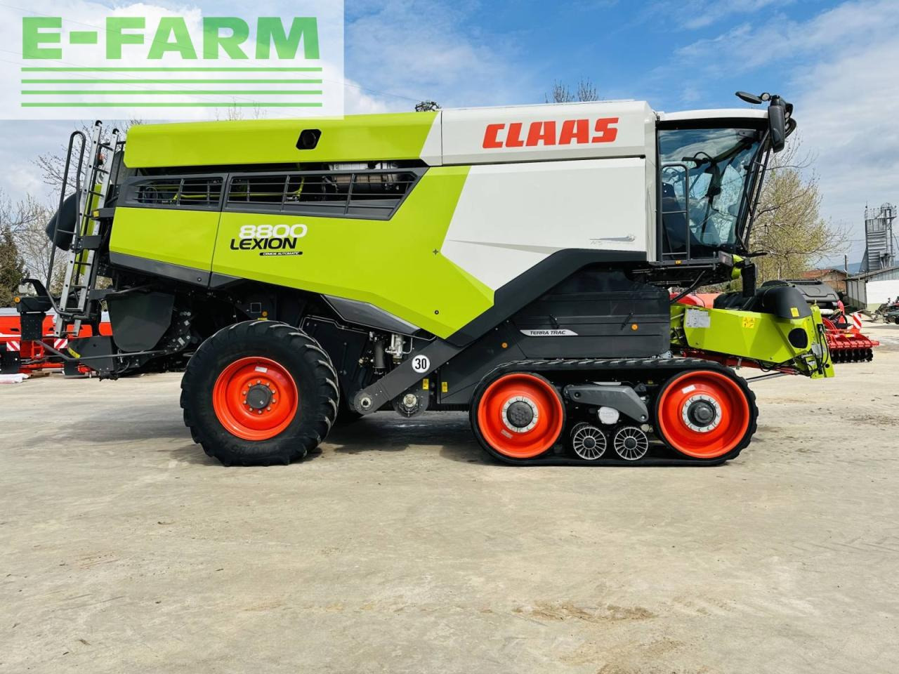 CLAAS LEXION 8800 TT E5 - Pemanen gabungan: gambar 4 CLAAS LEXION 8800 TT E5 - Pemanen gabungan: gambar 4