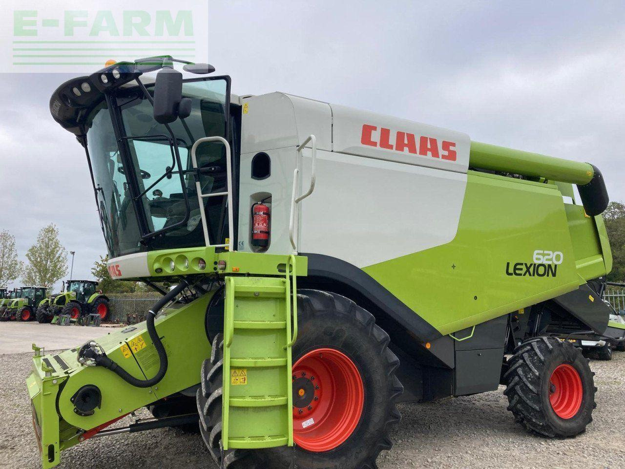 CLAAS USED 2015 LEXION 620 C/W V620 C/BAR - Pemanen gabungan: gambar 1 CLAAS USED 2015 LEXION 620 C/W V620 C/BAR - Pemanen gabungan: gambar 1