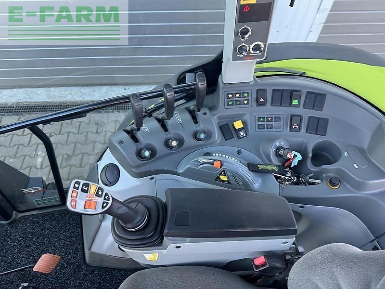 CLAAS arion 420 cis a32 - Traktor: gambar 5 CLAAS arion 420 cis a32 - Traktor: gambar 5