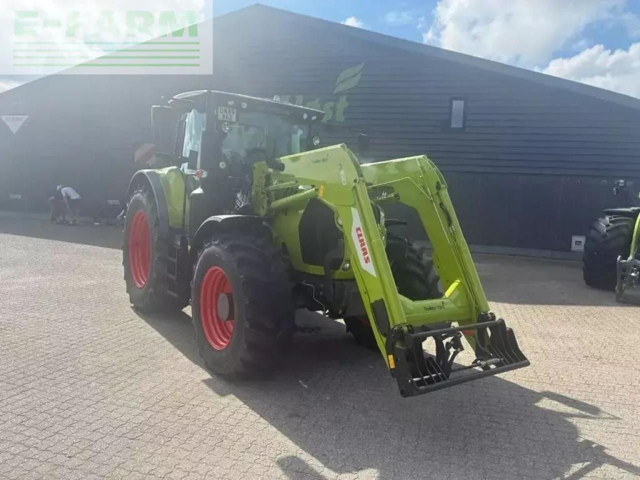 CLAAS arion 650 cis+ CIS+ - Traktor: gambar 1 CLAAS arion 650 cis+ CIS+ - Traktor: gambar 1