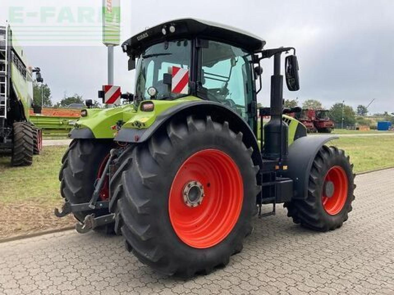CLAAS arion 660 cmatic cebis CMATIC CEBIS - Traktor: gambar 5 CLAAS arion 660 cmatic cebis CMATIC CEBIS - Traktor: gambar 5