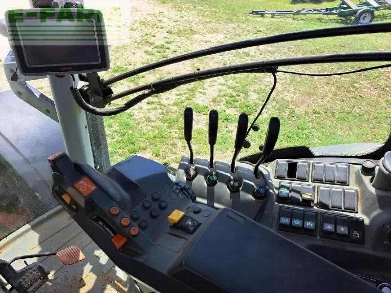 Traktor CLAAS axion 800: gambar 7