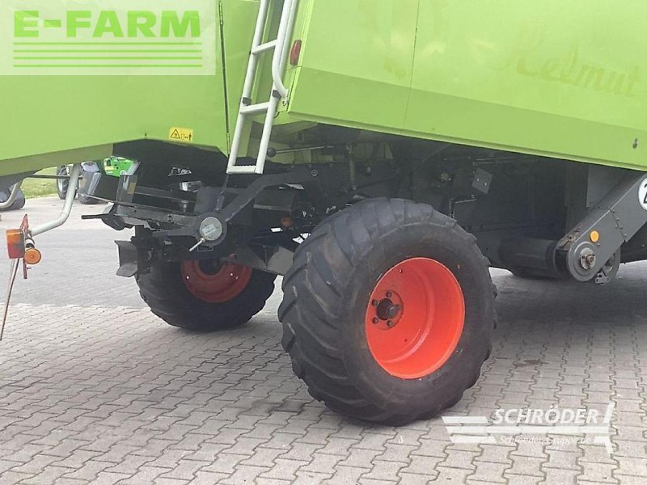 CLAAS dominator 360 mega + c 600 schneidwerk - Pemanen gabungan: gambar 5 CLAAS dominator 360 mega + c 600 schneidwerk - Pemanen gabungan: gambar 5