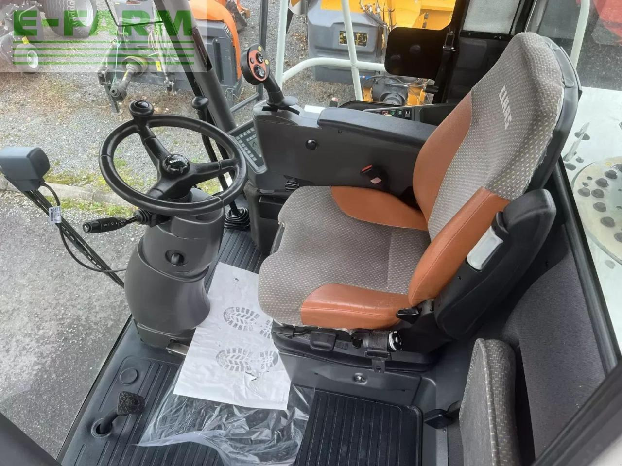 Pemanen hijauan CLAAS jaguar 830: gambar 9