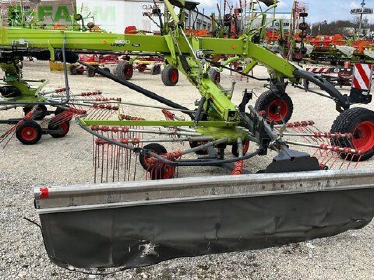 CLAAS liner 1800 twin - Tedder/ Menyapu: gambar 4 CLAAS liner 1800 twin - Tedder/ Menyapu: gambar 4