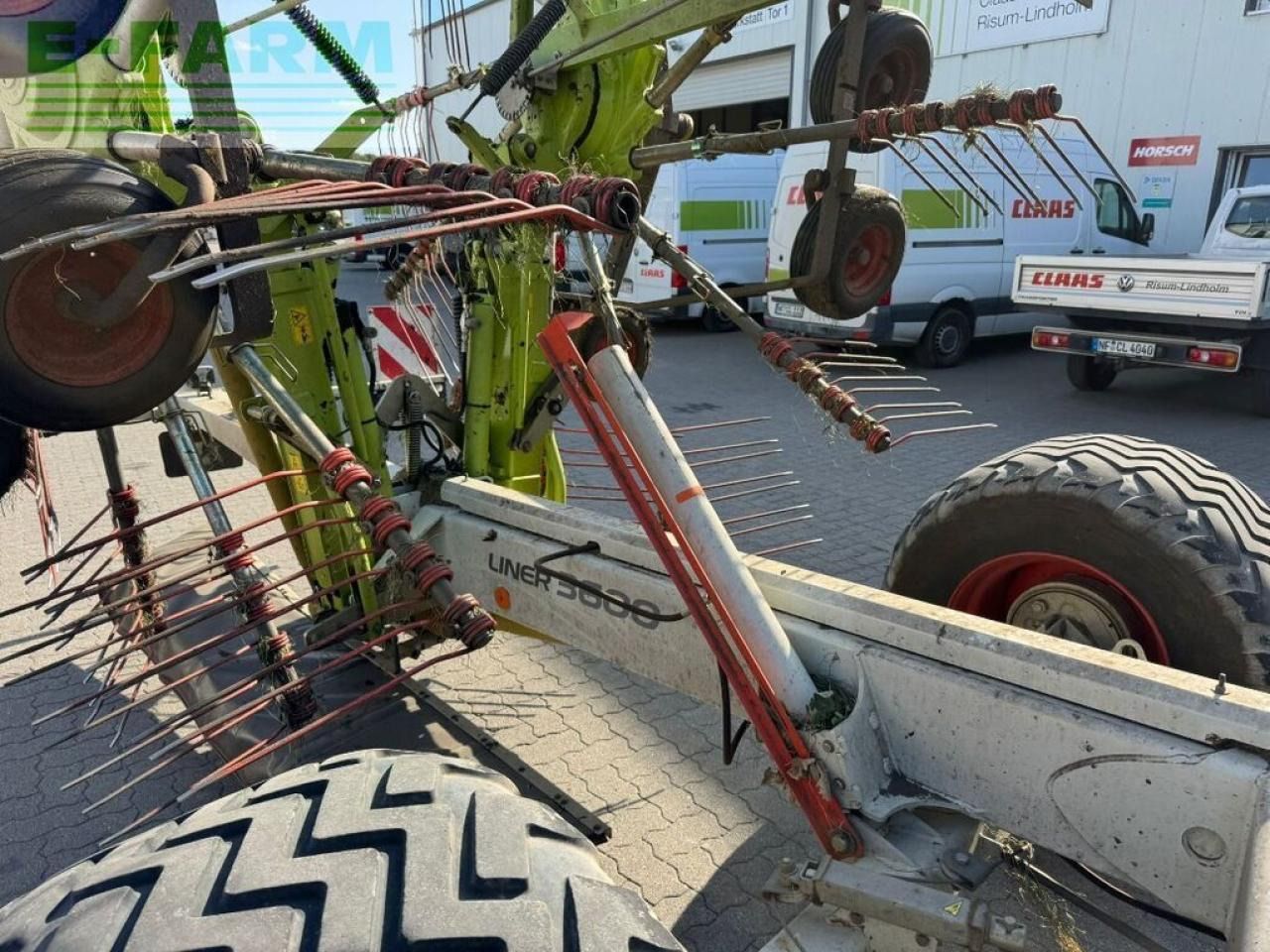 CLAAS liner 3600 - Tedder/ Menyapu: gambar 4 CLAAS liner 3600 - Tedder/ Menyapu: gambar 4