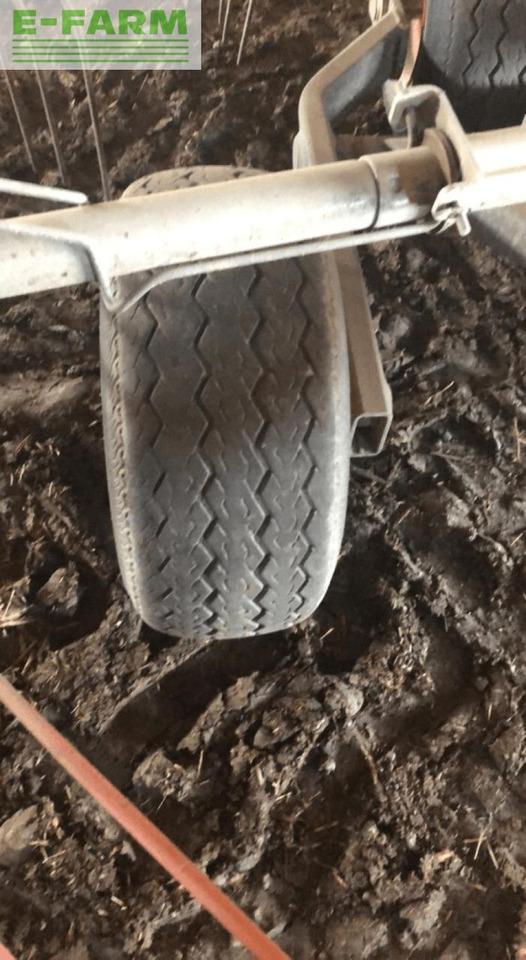 Tedder/ Menyapu CLAAS liner 650 twin (607/030): gambar 6