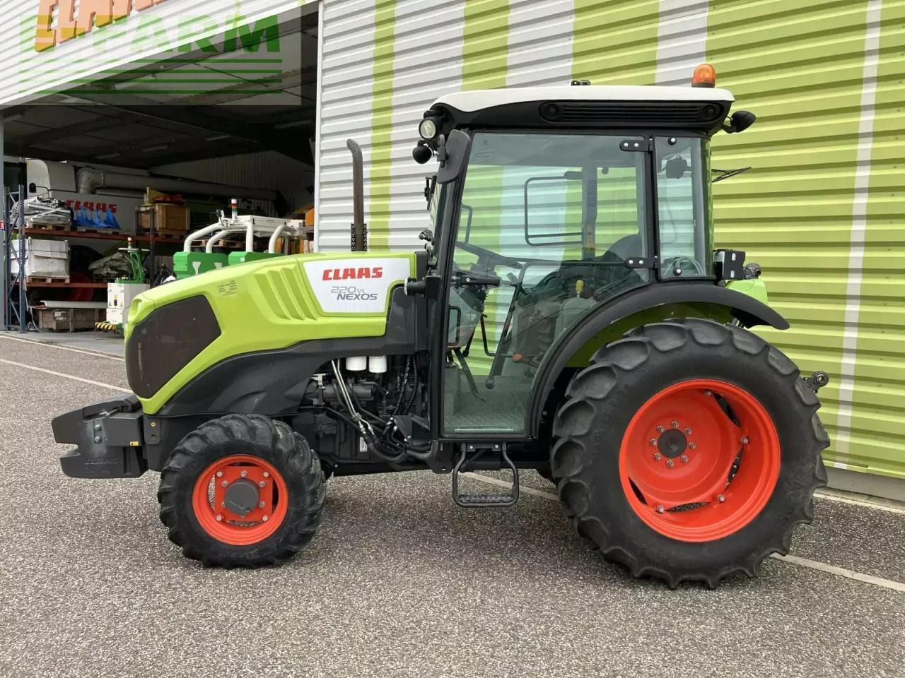 CLAAS nexos 220 vl VL - Traktor: gambar 2 CLAAS nexos 220 vl VL - Traktor: gambar 2