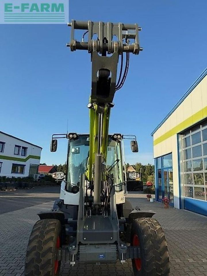 CLAAS torion 738 t sinus - Ekskavator mini: gambar 2 CLAAS torion 738 t sinus - Ekskavator mini: gambar 2