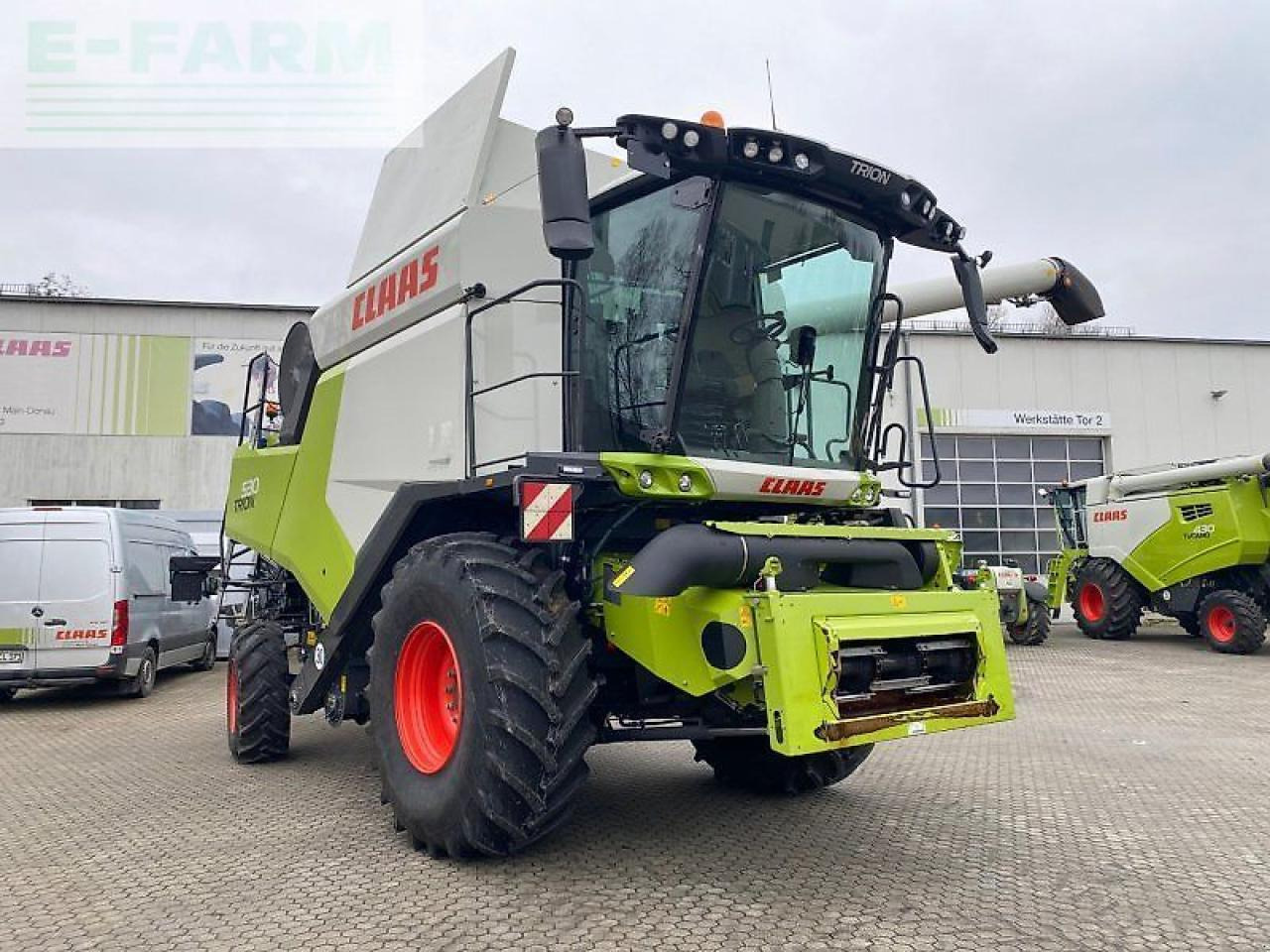 CLAAS trion 530 mit sw v 680 - Pemanen gabungan: gambar 2 CLAAS trion 530 mit sw v 680 - Pemanen gabungan: gambar 2