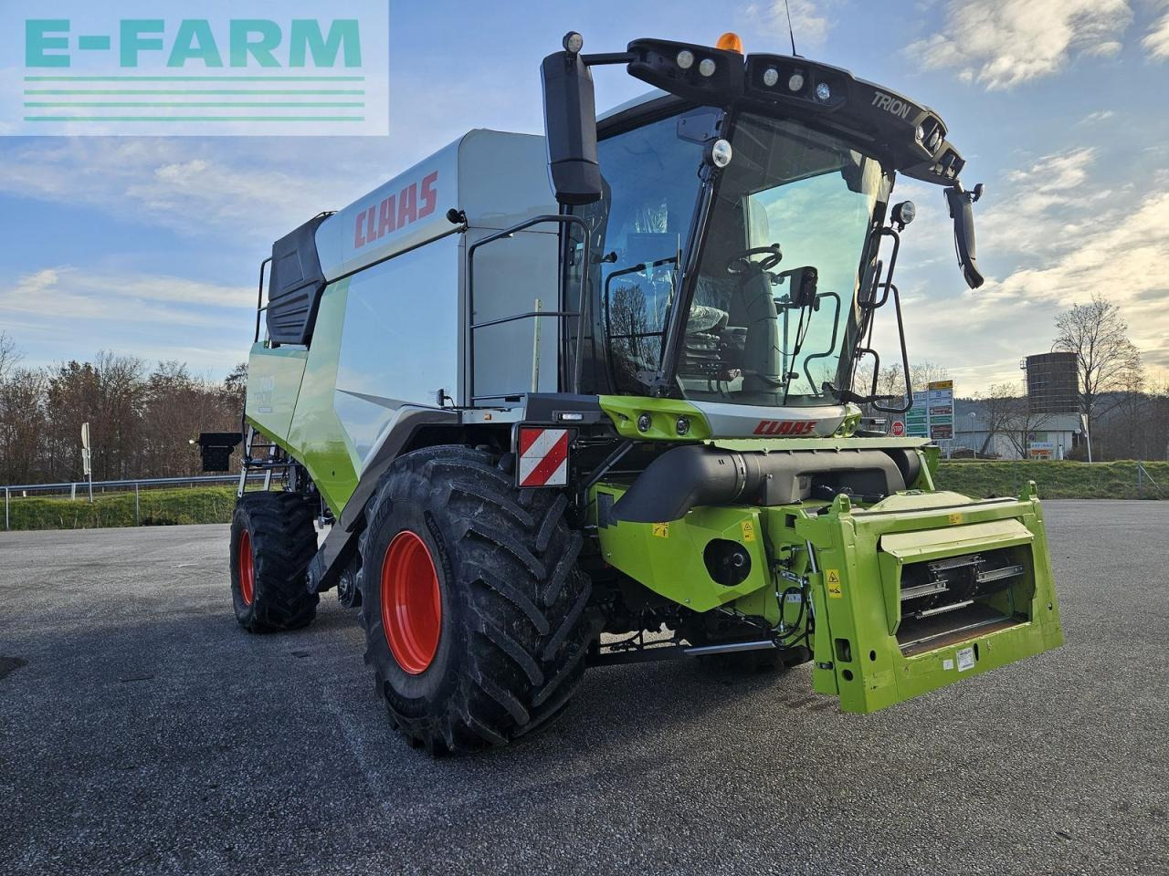 CLAAS trion 740 montana 4x4 - Pemanen gabungan: gambar 2 CLAAS trion 740 montana 4x4 - Pemanen gabungan: gambar 2