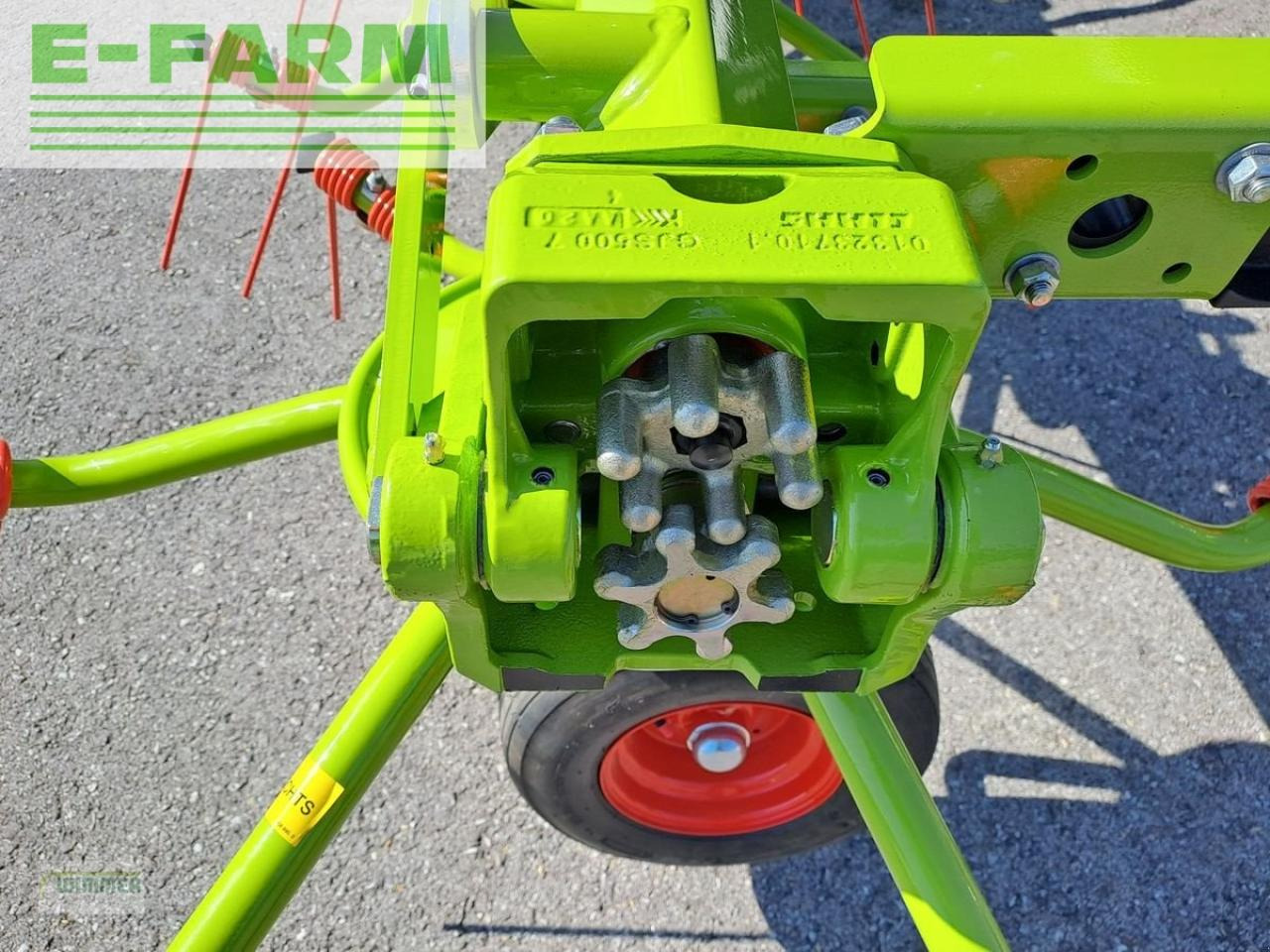 Tedder/ Menyapu CLAAS volto 900: gambar 9