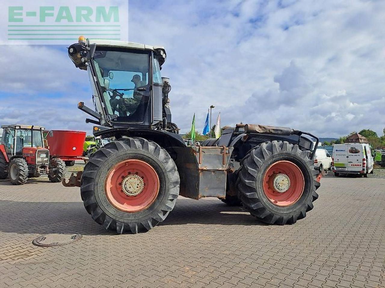 CLAAS xerion 3300 trac vc - Traktor: gambar 1 CLAAS xerion 3300 trac vc - Traktor: gambar 1