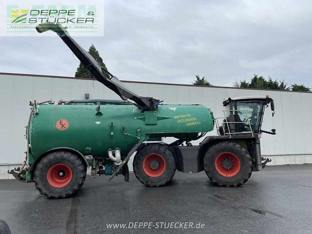 CLAAS xerion 3800 saddle trac SADDLE TRAC - Traktor: gambar 4 CLAAS xerion 3800 saddle trac SADDLE TRAC - Traktor: gambar 4