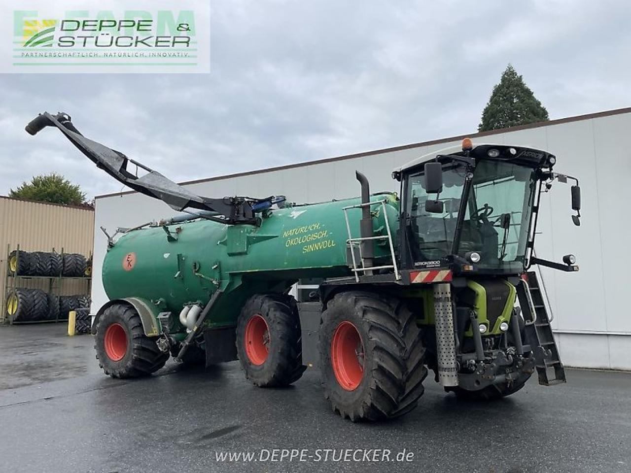 CLAAS xerion 3800 saddle trac SADDLE TRAC - Traktor: gambar 5 CLAAS xerion 3800 saddle trac SADDLE TRAC - Traktor: gambar 5