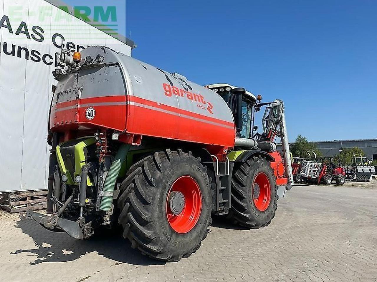 CLAAS xerion 3800 trac vc TRAC VC - Traktor: gambar 5 CLAAS xerion 3800 trac vc TRAC VC - Traktor: gambar 5