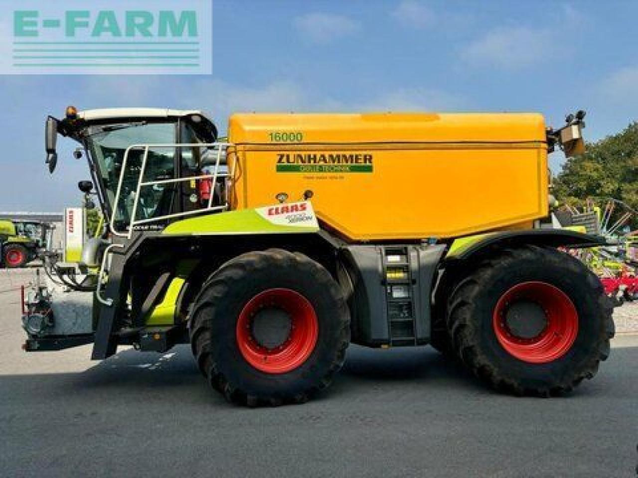 CLAAS xerion 4000 saddle trac, zunhammer acx 16 cbm SADDLE TRAC - Traktor: gambar 2 CLAAS xerion 4000 saddle trac, zunhammer acx 16 cbm SADDLE TRAC - Traktor: gambar 2