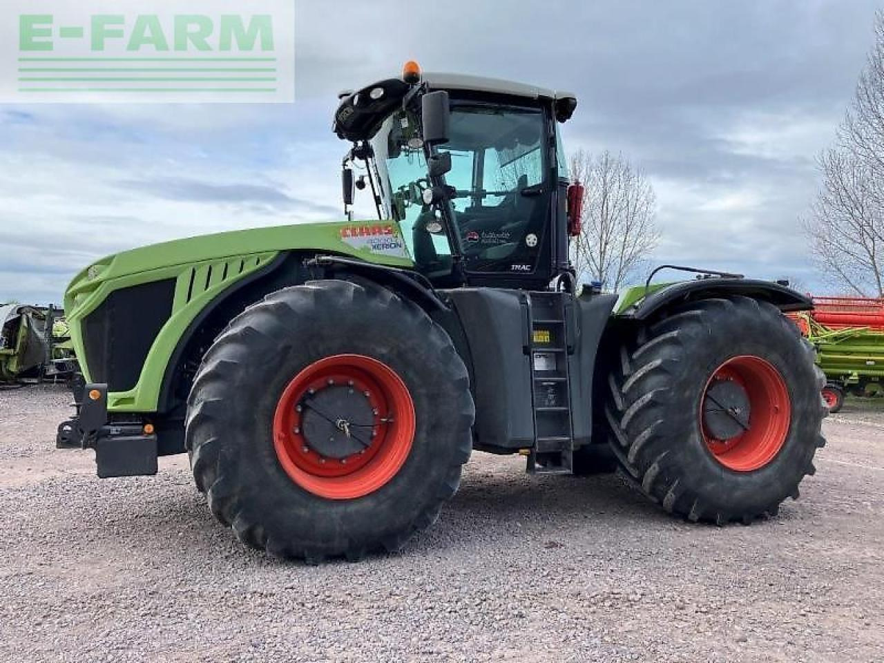 CLAAS xerion 4000 trac TRAC - Traktor: gambar 1 CLAAS xerion 4000 trac TRAC - Traktor: gambar 1