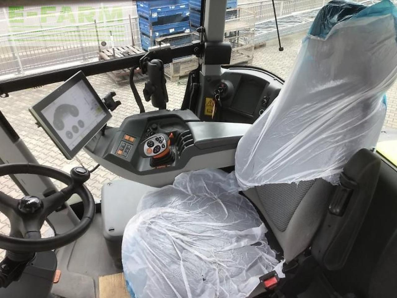 Traktor CLAAS xerion 5000 trac ts TRAC TS: gambar 9 Traktor CLAAS xerion 5000 trac ts TRAC TS: gambar 9