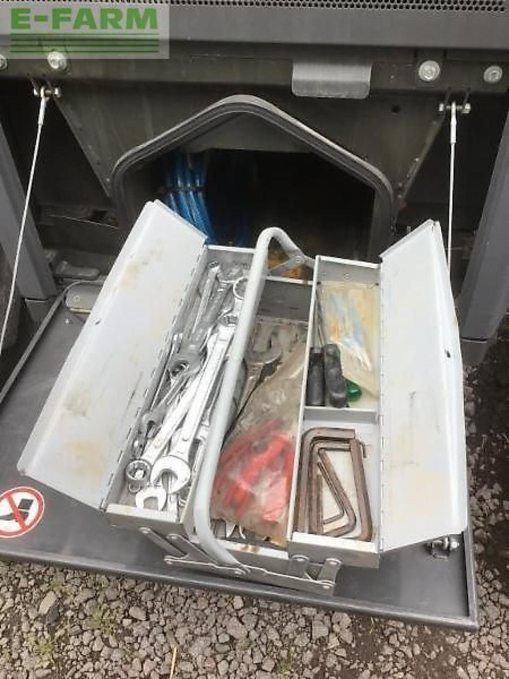 Traktor CLAAS xerion 5000 trac ts TRAC TS: gambar 10 Traktor CLAAS xerion 5000 trac ts TRAC TS: gambar 10