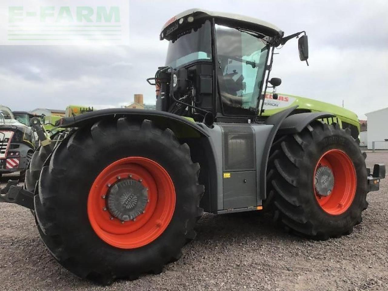 CLAAS xerion 5000 trac vc - Traktor: gambar 4 CLAAS xerion 5000 trac vc - Traktor: gambar 4