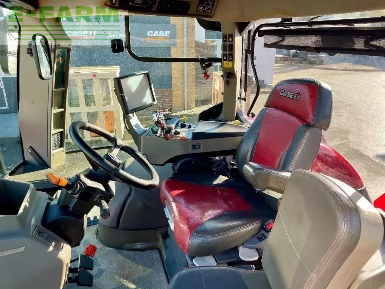 Case-IH optum 300 cvx CVX - Traktor: gambar 2 Case-IH optum 300 cvx CVX - Traktor: gambar 2