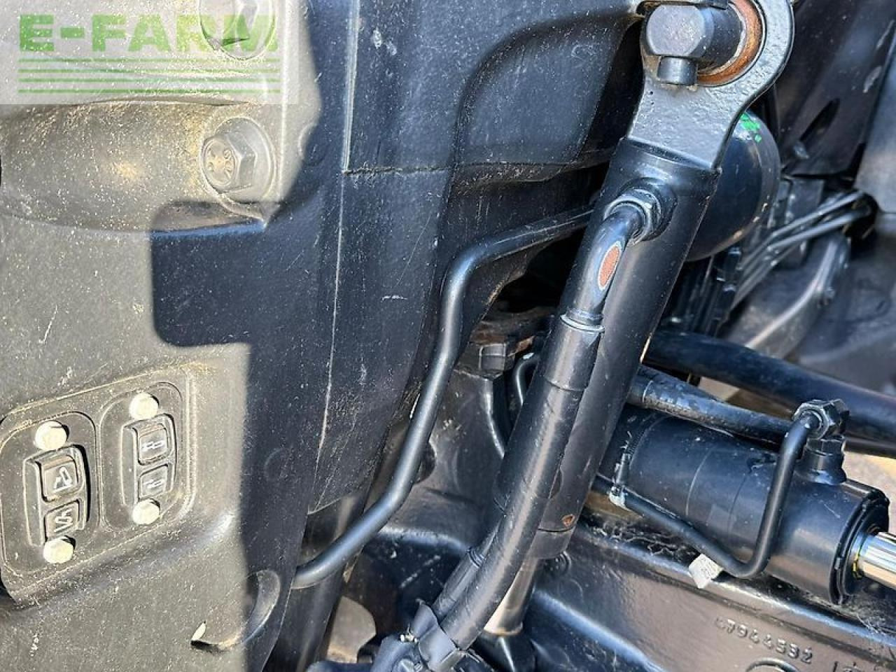 Case-IH optum 300 cvx CVX - Traktor: gambar 5 Case-IH optum 300 cvx CVX - Traktor: gambar 5