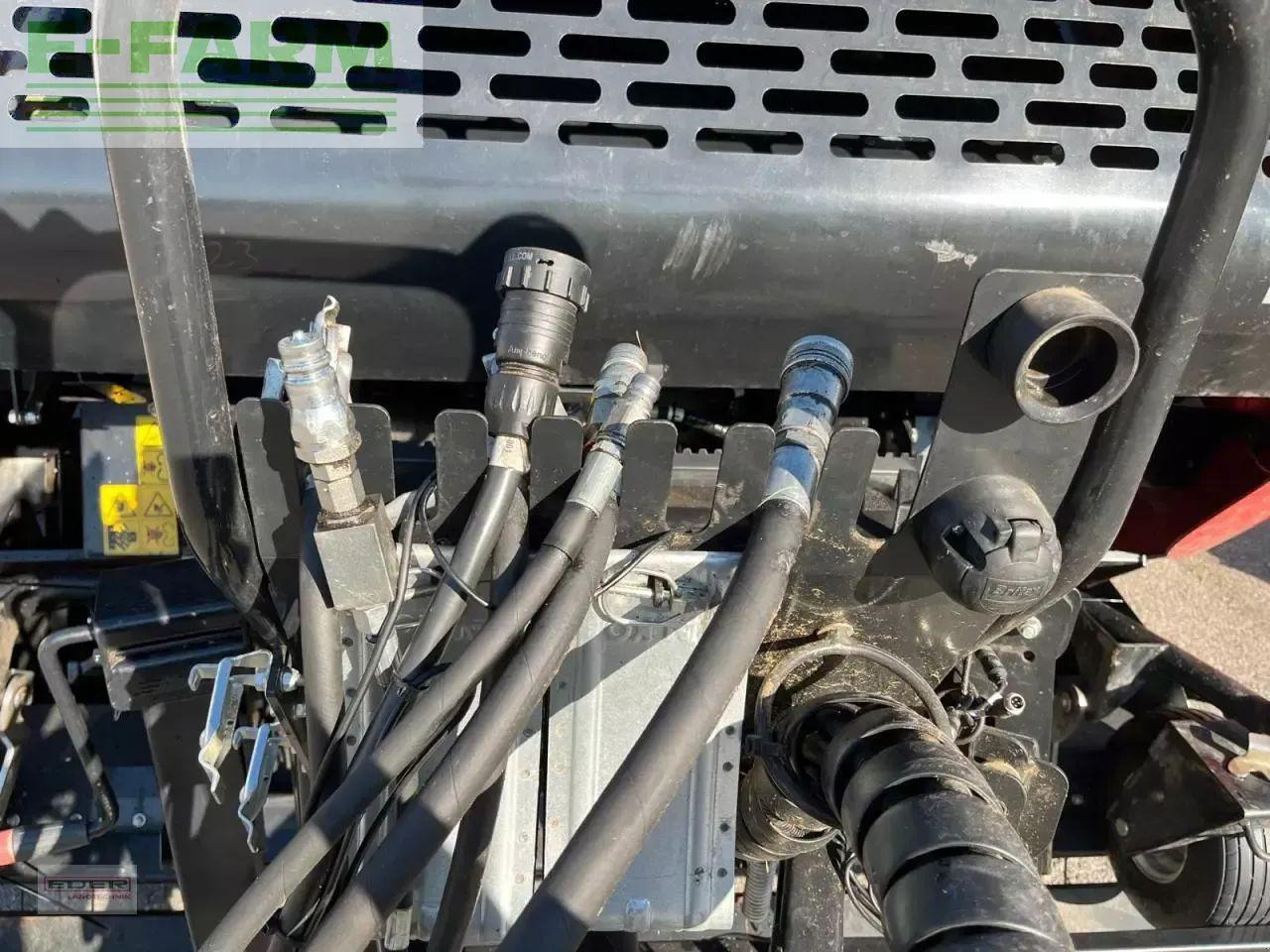 Baler persegi Case-IH rb 545 silage pack: gambar 13