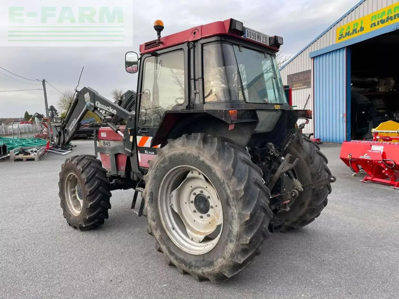 Case-IH tracteur agricole 845 xl plus case ih - Traktor: gambar 2 Case-IH tracteur agricole 845 xl plus case ih - Traktor: gambar 2