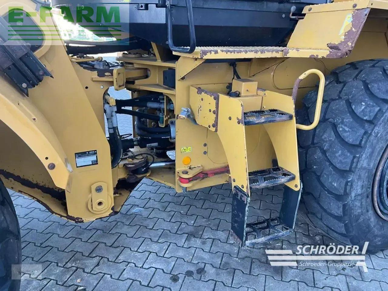 Ekskavator mini Caterpillar 938 m: gambar 18