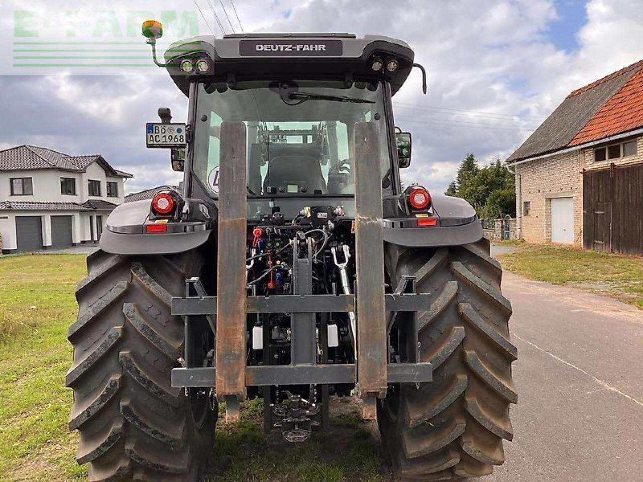 Deutz-Fahr 6135 C TTV TTV - Traktor: gambar 2 Deutz-Fahr 6135 C TTV TTV - Traktor: gambar 2