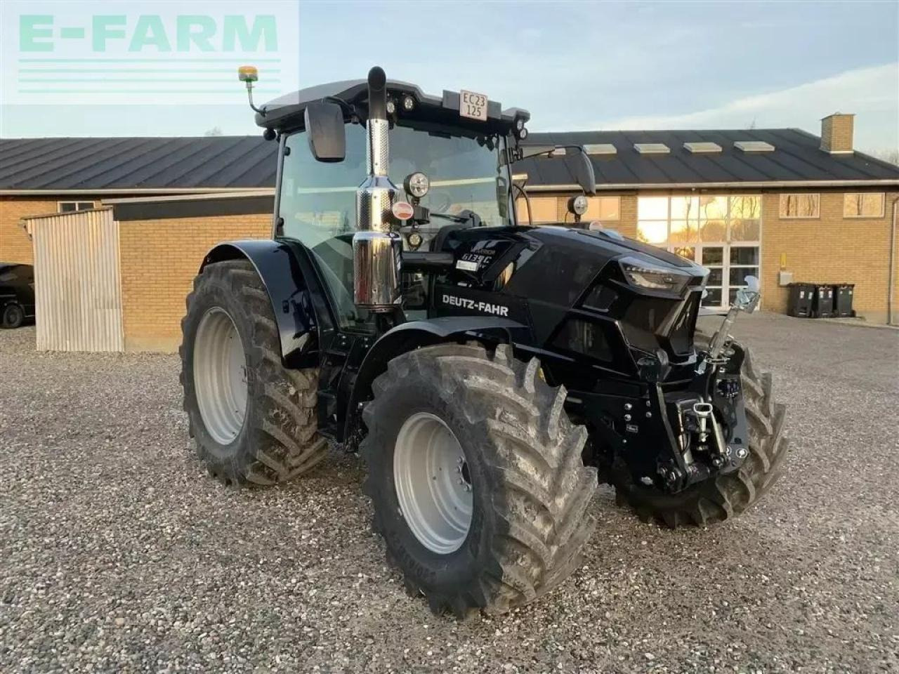 Deutz-Fahr 6135c ttv TTV - Traktor: gambar 2 Deutz-Fahr 6135c ttv TTV - Traktor: gambar 2