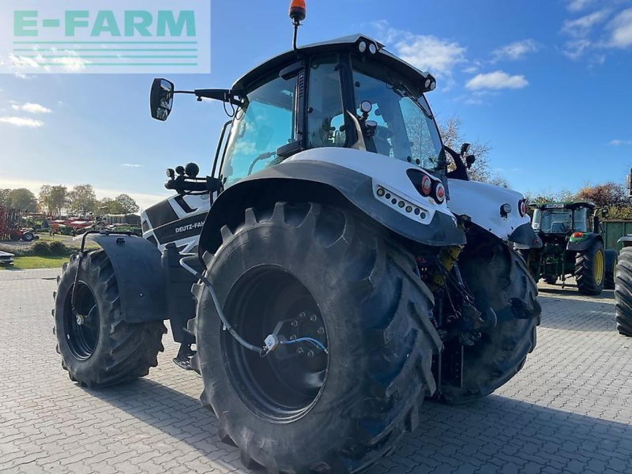 Deutz-Fahr 6215 agrotron ttv TTV - Traktor: gambar 3 Deutz-Fahr 6215 agrotron ttv TTV - Traktor: gambar 3