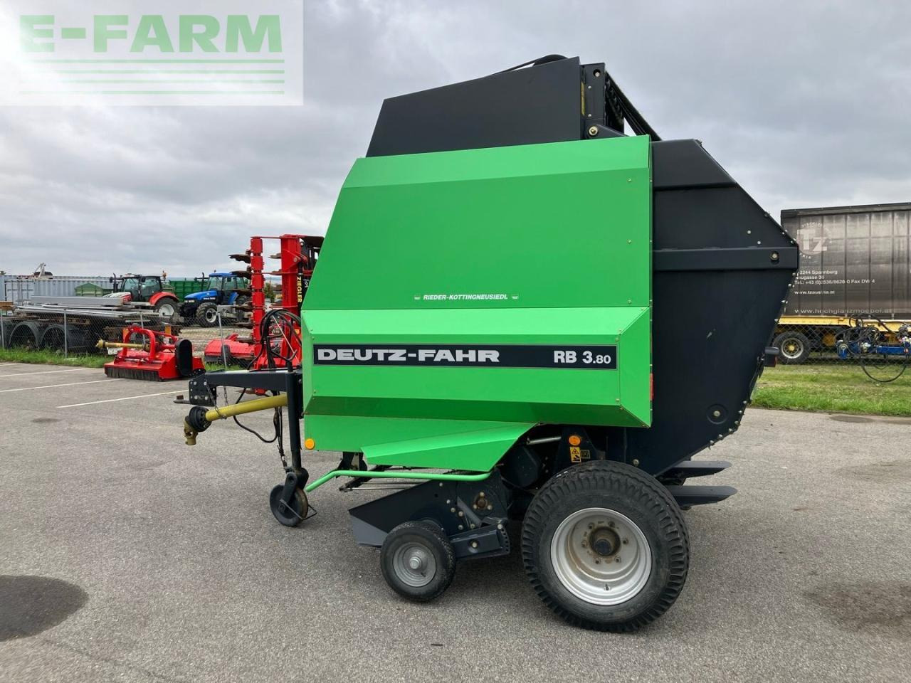 Deutz-Fahr RB 3.80 - Baler persegi: gambar 2 Deutz-Fahr RB 3.80 - Baler persegi: gambar 2